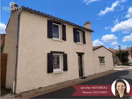 maison 2 chambres avec patio et garage au coeur du bourg
