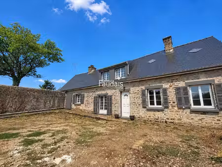 maison en pierre à 3 minutes de la mer