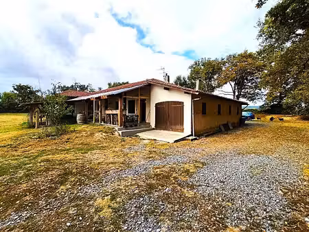 proche de plaisance du gers  maison t5/6 de plain-pied rénovée