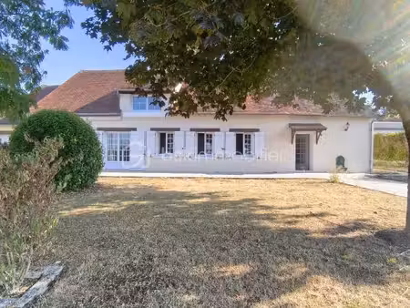 maison traditionnelle de 155 m² à saint-maurice-sur-aveyron