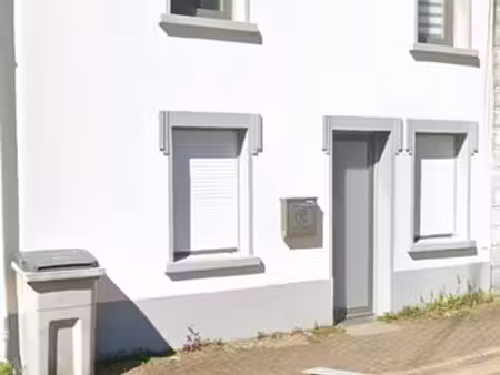 maison 3 ch habay  cour extérieure