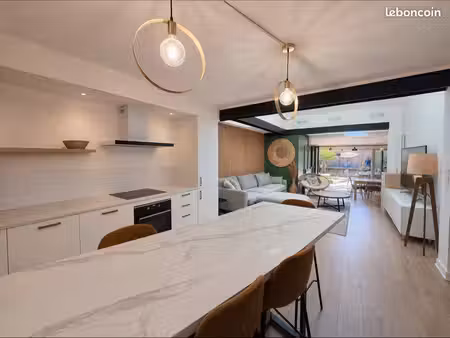 échoppe en pierre - rénovée - 142m2 surface utile - 3ch - jardin - piscine