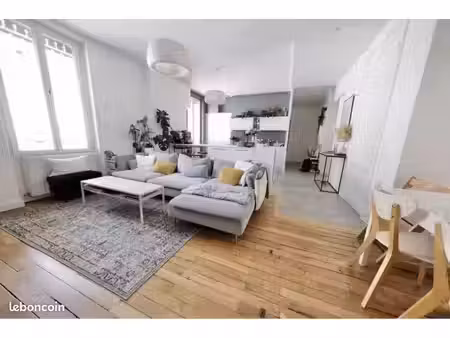 appartement : 84 m2 .rdc