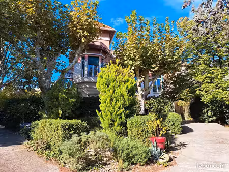 location maison de style de 280m2