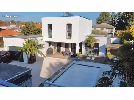 maison moderne communay