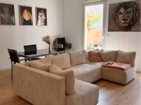 appartement meublé lumineux – 56 m² avec terrasse – proche centre-ville