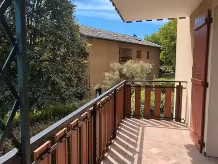 t3 lumineux avec jardin et garage – gex septembre