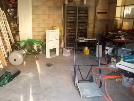 garage ou dépôt