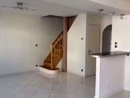 maison de village t6 de 108 m² avec cour – manthelan (sans frais d'agence)