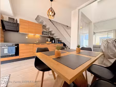 maison de 85m2 avec dépendance  jardin et deux places de par