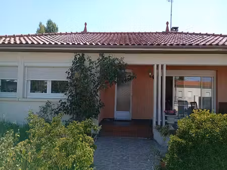 maison plain-pied de 145m² sur un terrain de 1000m² + garage + dépendance