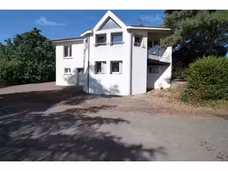 maison et grange sur la commune de saint-romain-et-saint-clément