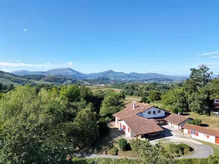 vente maison 9 pièces  251.00m²  cambo