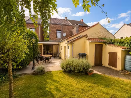 maison en excellent état 3 façades