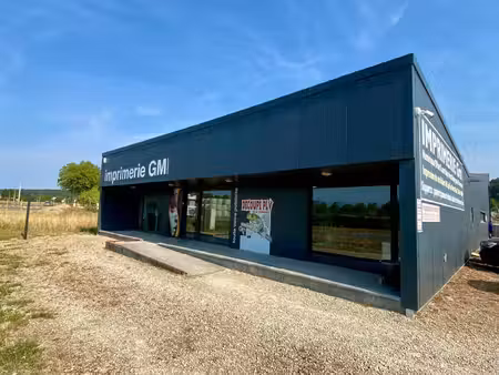 bâtiment commercial 400m2