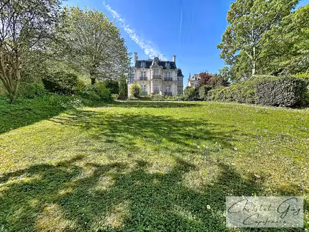 maison de maître  coeur de ville montval-sur-loir (72)  6 chambres  terrain 2090 m²