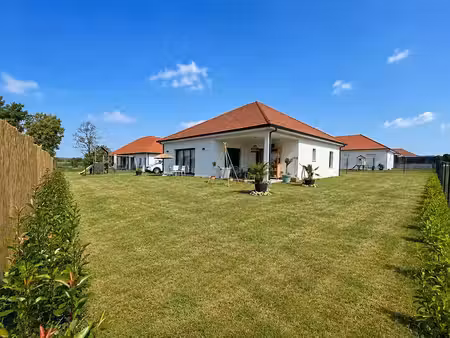 vente maison 4 pièces 110m2 uzein 64230 - 370000 € - surface privée