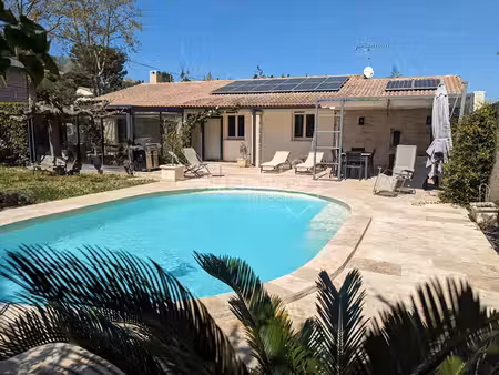 maison de plain pied de 122m² avec piscine et forage