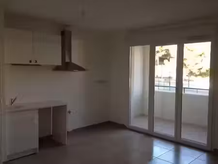 location appartement 2 pièces 40 m² à ollioules (83190)