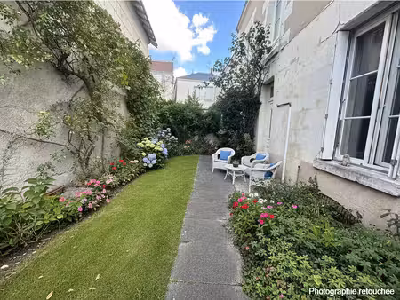 vente maison 4 pièces  121.00m²  bléré