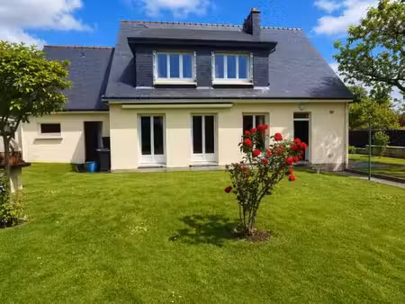 maison de 107 m² - 5 pièces - terrain 495 m² - au calme en impasse - 2 garages - proximité