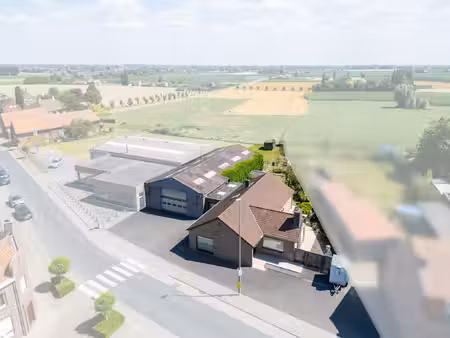 ruime woning met loods