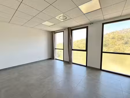 location bureaux 70 m²