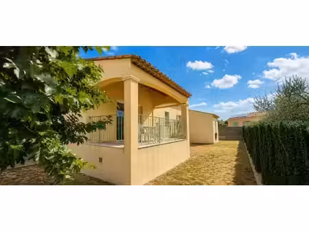 elegante villa centre figanieres