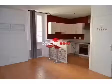 location appartement 1 pièce 26 m² à belgentier (83210)  400 €
