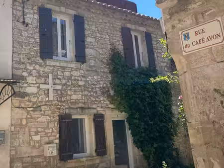issirac – maison de village t3 en pierre avec toit-terrasse et vue – dépendances en...