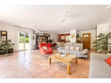 référence : 6923-ebe - maison de plain-pied 120 m² sur 4 000 m² de terrain – un havre de..