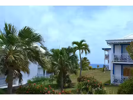 studio en parfait état  meublé  vue mer