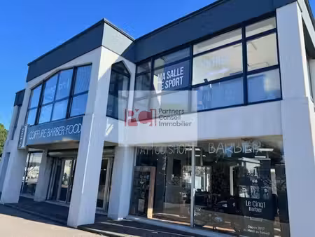 location commerce nîmes 30900 298m²