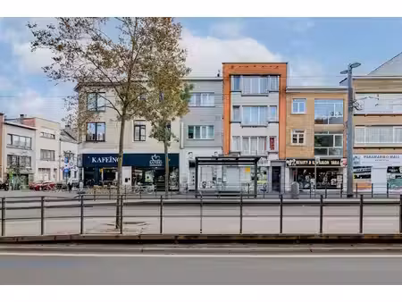 commercieel te koop in merksem met 2 slaapkamers