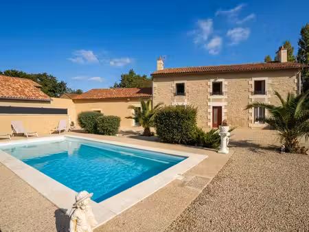 maison de charme en pierre avec piscine 3 chambres fontaine le comte