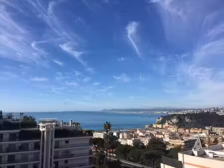 nice vue sur le vieux port viager occupé sur une tête mr 77 ans