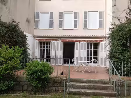 grande maison de village 388 m² avec jardin centre solliès