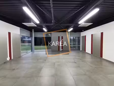 location local professionnel 81m² serris 77700