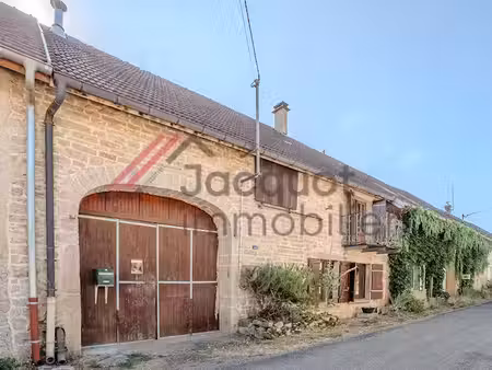 vente maison 4 pièces 96 m² à saint-laurent-la-roche (39570)  96 000 €