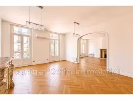 achat local professionnel 160m² toulon 83000
