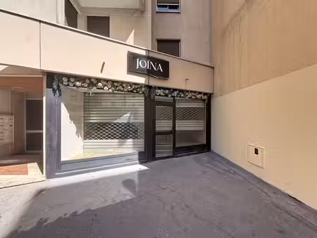 location commerce lyon 69006 65m²