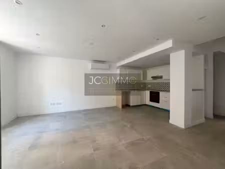 location maison 4 pièces 75m² puget ville 83390