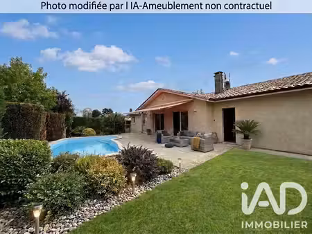 maison traditionnelle à loupes (33370)