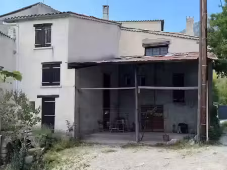vente maison 4 pièces 69 m² à castellane (04120)  159 000 €