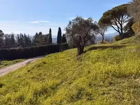 terrain à bâtir de 1500 m² à grasse (06)