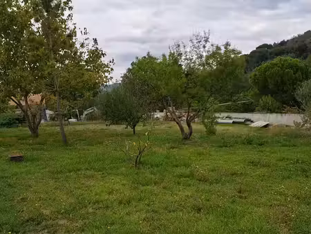 terrain à bâtir de 1000 m² à la roquette-sur-siagne (06)