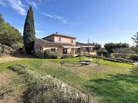 maison d'exception 260 m² 4 chambres piscine terrain 3 000 m² garage 30 m²