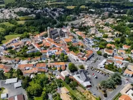 vente terrain à la garnache (85710) : à vendre / 247m² la garnache