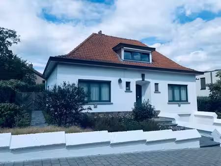maison de 4 chambres.