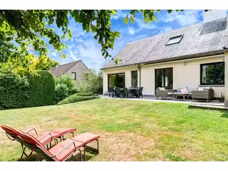 magnifique villa 6 chambres avec garage et jardin